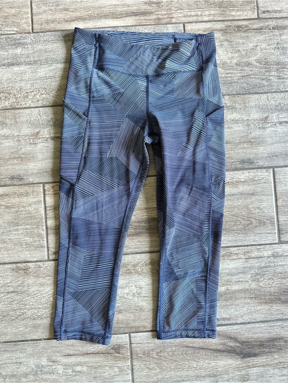 lululemon athletica Blue Geometric Capri Leggings